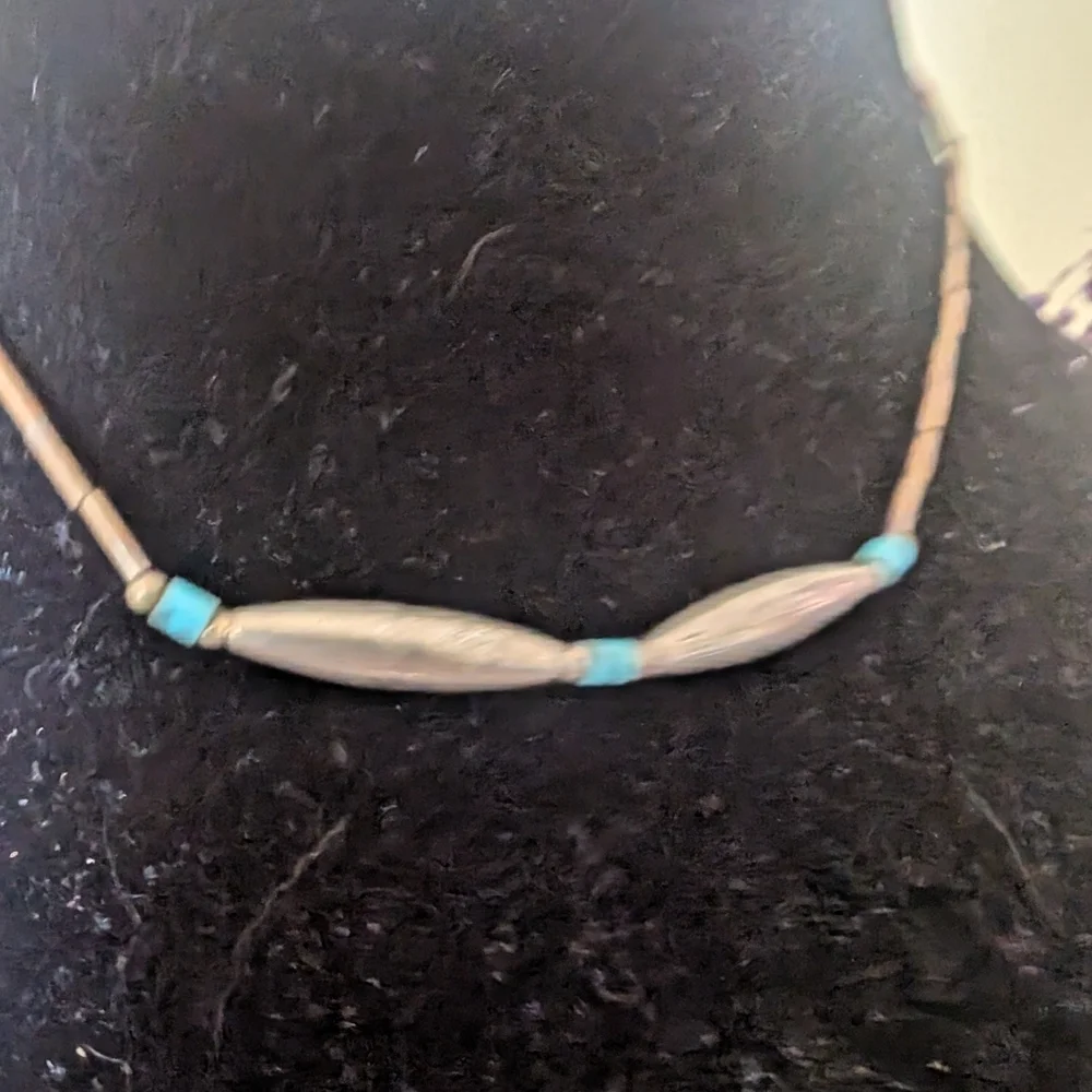 Elegant Blue and Silver Necklace - Picture 4 of 12